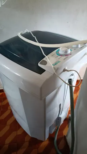 Tanquinho Britânia, 20,5kg, 127V. Perfeito estado, impecável, somente 4 meses de uso.