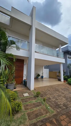 ROYAL MAISON | Casa em condomínio para Alugar com 3 suítes, 220m² por R$ 9.500, Esperança,