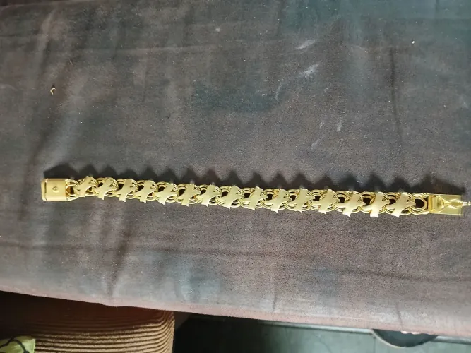 Vendo linda pulseira de moeda antiga
