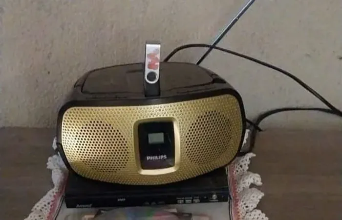 Vendo esses 2 radios