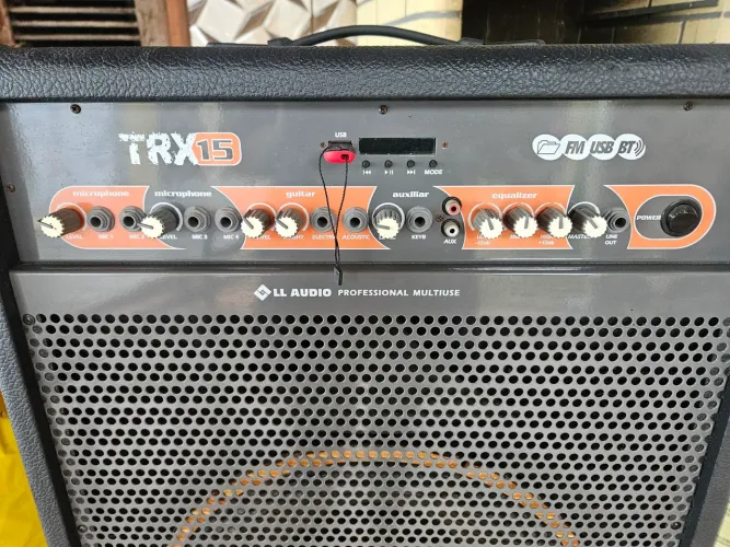 Caixa amplificada LL ÁUDIO, 600 reais 