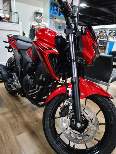 AGIO FAZER FZ25 250CC 13 MIL REAIS.
