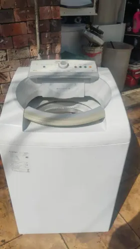 Máquina Brastemp active 11 kg digital com filtro pega pelo centro do agitador