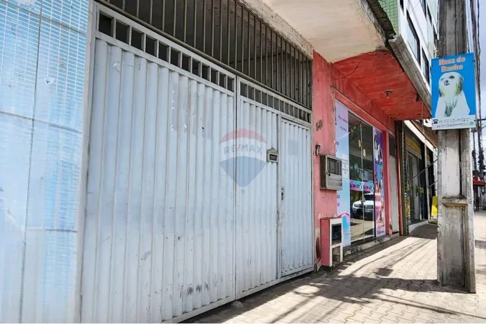 Casa e ponto comercial à venda na Avenida Padre Anchieta