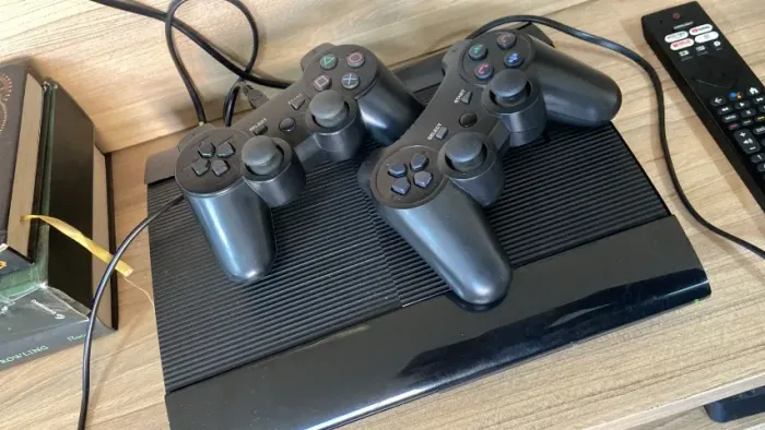 PLAY 3 COM 5 JOGOS MEMORIA E 2 CONTROLES
