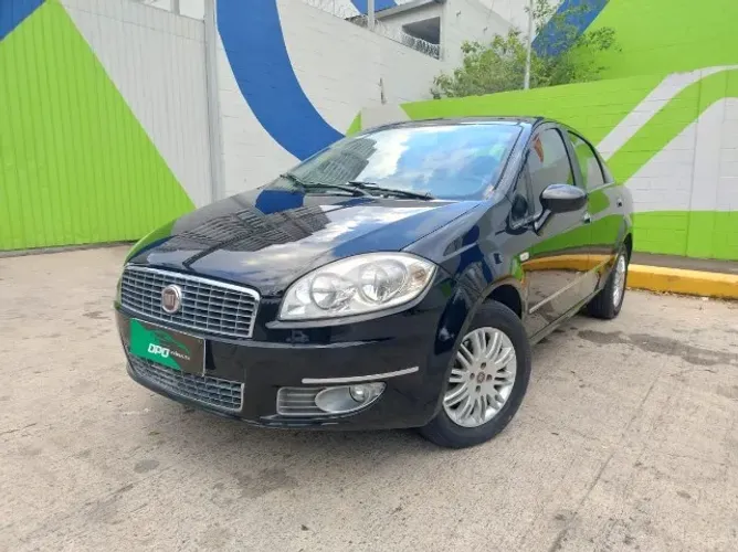 Fiat Linea Essence 1.8 Flex 16V 4P 2012