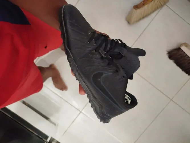 Chuteira society Nike