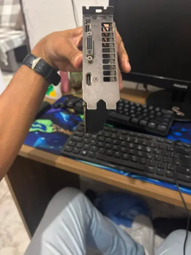 PLACA DE VÍDEO 950 2GB