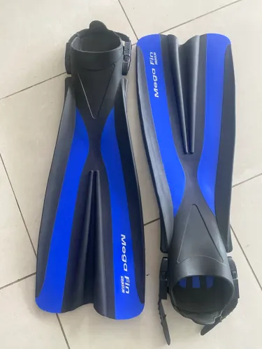 Nadadeira Sea Sub Mega Fin regulável