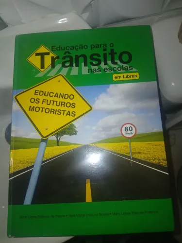 Livro de Auto escola em libras para doação
