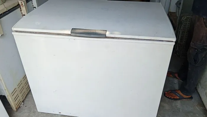 VENDO FREEZER DE UMA PORTA ELECTROLUX GELANDO PERFEITO FAÇO A ENTREGA