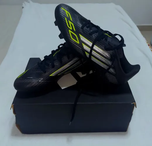 Chuteira Campo Adidas F50 Preto e Verde