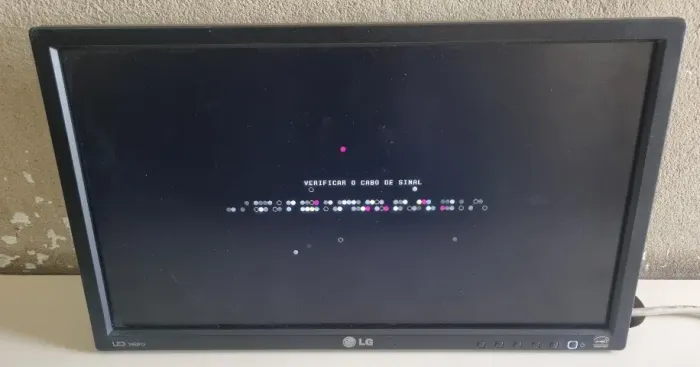 MONITOR LG USADO DE 19 POLEGADAS COM ENTRADAS DVI e VGA