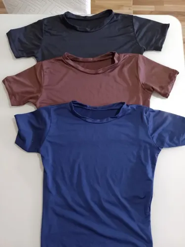 Kit camisetas coladinhas no corpo
