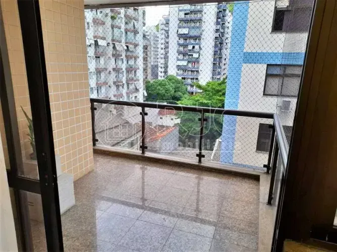 Apartamento para venda tem 140 metros quadrados com 4 quartos em Tijuca - Rio de Janeiro -