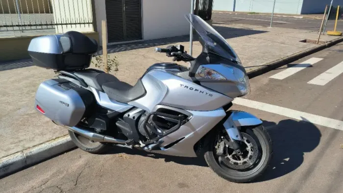 Triumph trophy se 1200