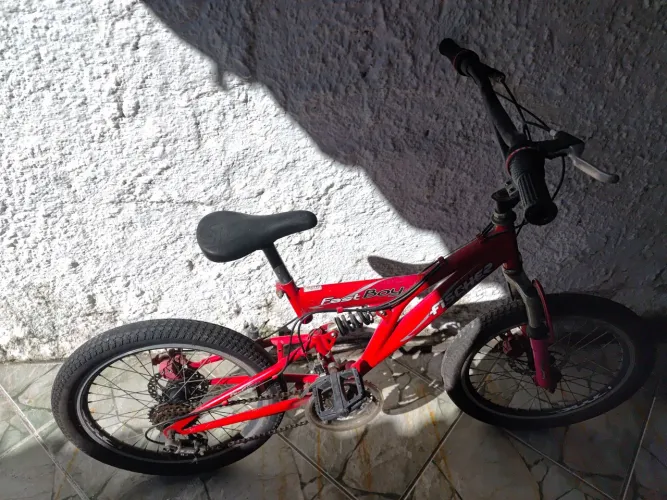 Bicicleta Juvenil Fischer Fast Boy Aro 20 - Dupla Suspensão e Freio a Disco.