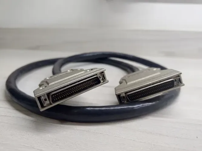 Cabo SCSI-2 Conector Metalico Alta Qualidade HPDB50 50 Pinos Macho Externo 90cm