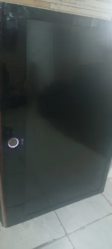 Tv LG 47 com defeito liga e não aparece imagem não está quebrada..