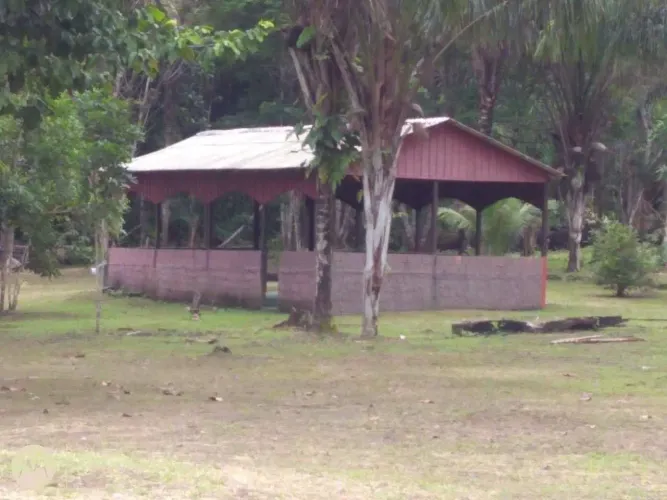 VENDO OU TROCO POR CASA EM MANAUS.