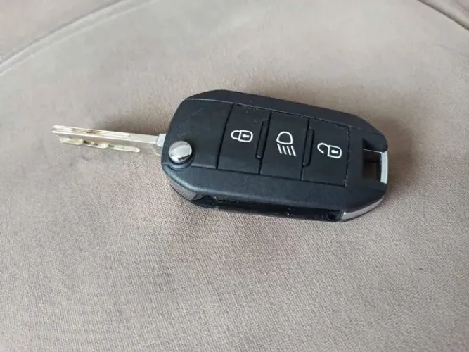 Chave canivete original Peugeot 208 Active Pack 2019