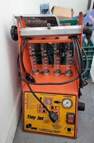 Máquina de limpeza e teste de bico injetor