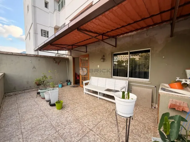 Apartamento à venda com 2 quartos sendo 1 suíte, 70 m² na Várzea - Teresópolis/RJ.