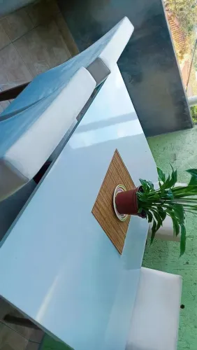 Mesa com 4 cadeiras