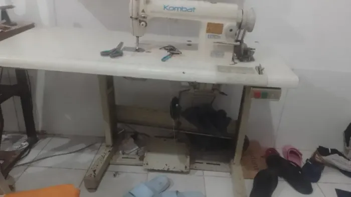 Máquina de costura industrial