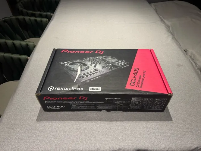 Controladora Pioneer DJ DDJ-400 - 2 canais, rekordbox