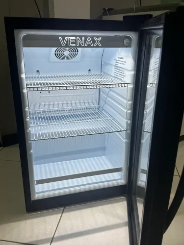 Vende-se frigobar venax.