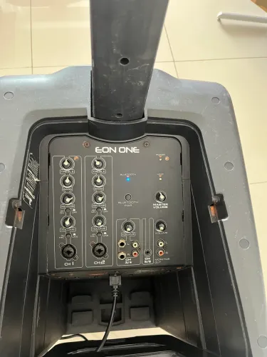 Caixa JBL EON ONE  
