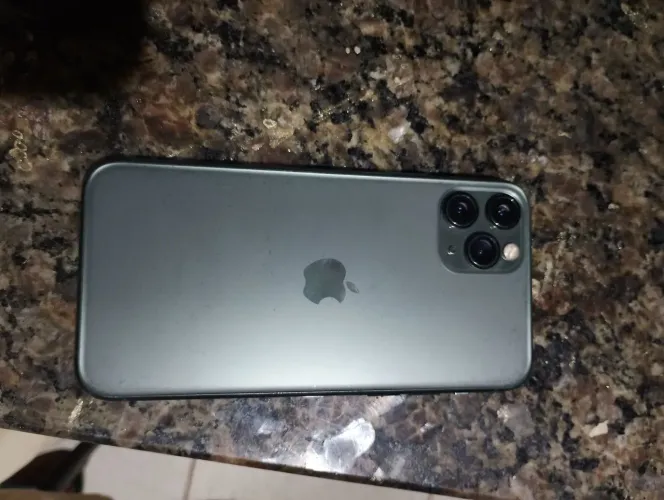 Vendo iPhone 11 Pro para retirada de peças