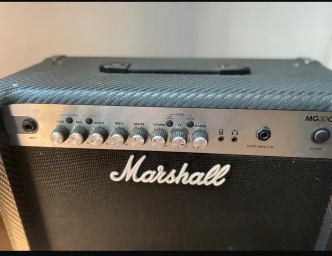 Amplificador de Guitarra Marshall MG30CFX