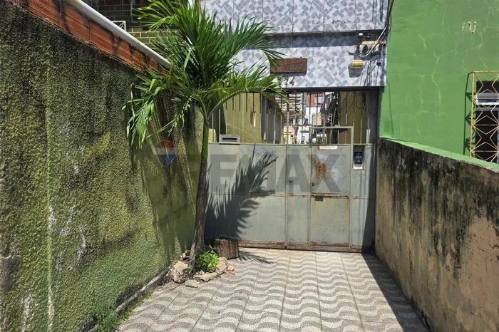 Casa de Vila à venda em Ramos, 100m², 2 Moradias Independentes, Moradia ou Investimento