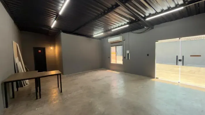 Alugo Sala Comercial Climatizado com 50 m² - Planalto