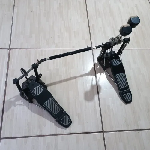 Pedal Duplo de Bateria Wolf Drums - Robusto, Ótimo Custo-Benefício