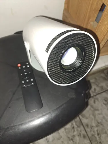 Projetor LCD LED - cinema na sala de casa
