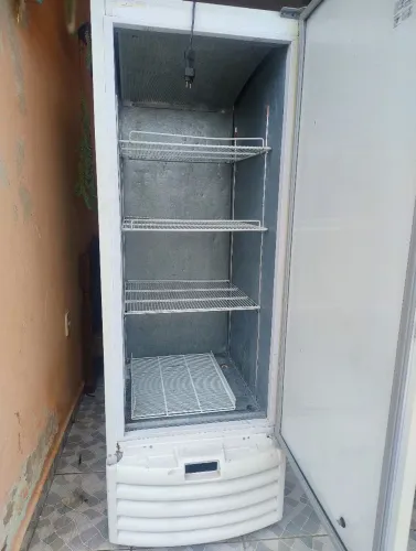 Cervejeira e freezer 