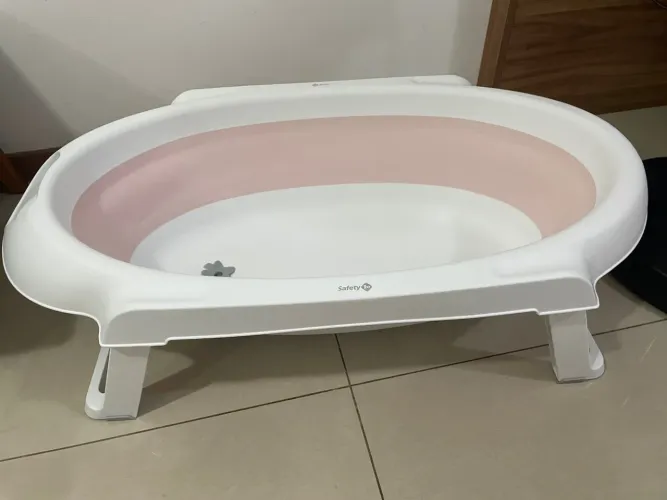 Banheira infantil Safety 1st rosa dobrável