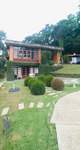 Casa em Itaipava / Bairro Santa Mônica.
