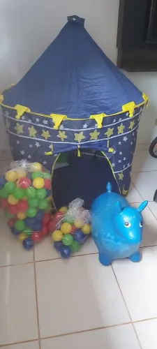 Barraca, pula pula e bolinha