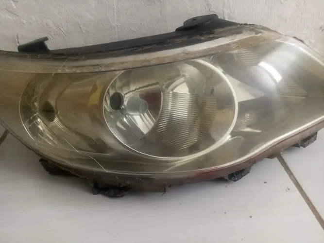 Farol lado direito gol g5 trend
