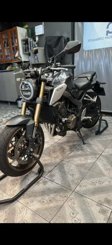 Moto cb650r 2023 