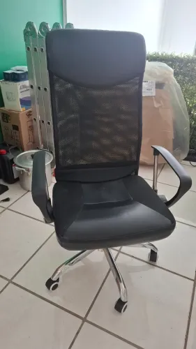 Cadeira de Escritorio Seminova