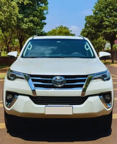 Toyota Hilux SW4 SRX 4X4 2.8 TDI 16V Dies. Aut. 2018