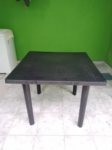 Mesa quadrada de 90cm X  90cm com altura de 80cm