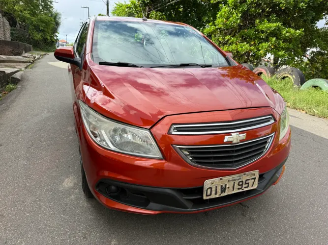 Chevrolet Onix Hatch LT 1.0 8V Flex Power Mec. 4P 2013