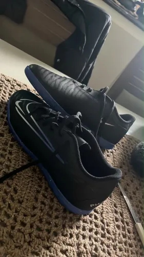 Vendo tênis Nike futsal tamanho 41 nova nunca usada!!