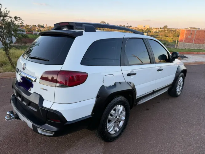 Fiat Palio Weekend Adventure Locker 1.8 Flex 2013